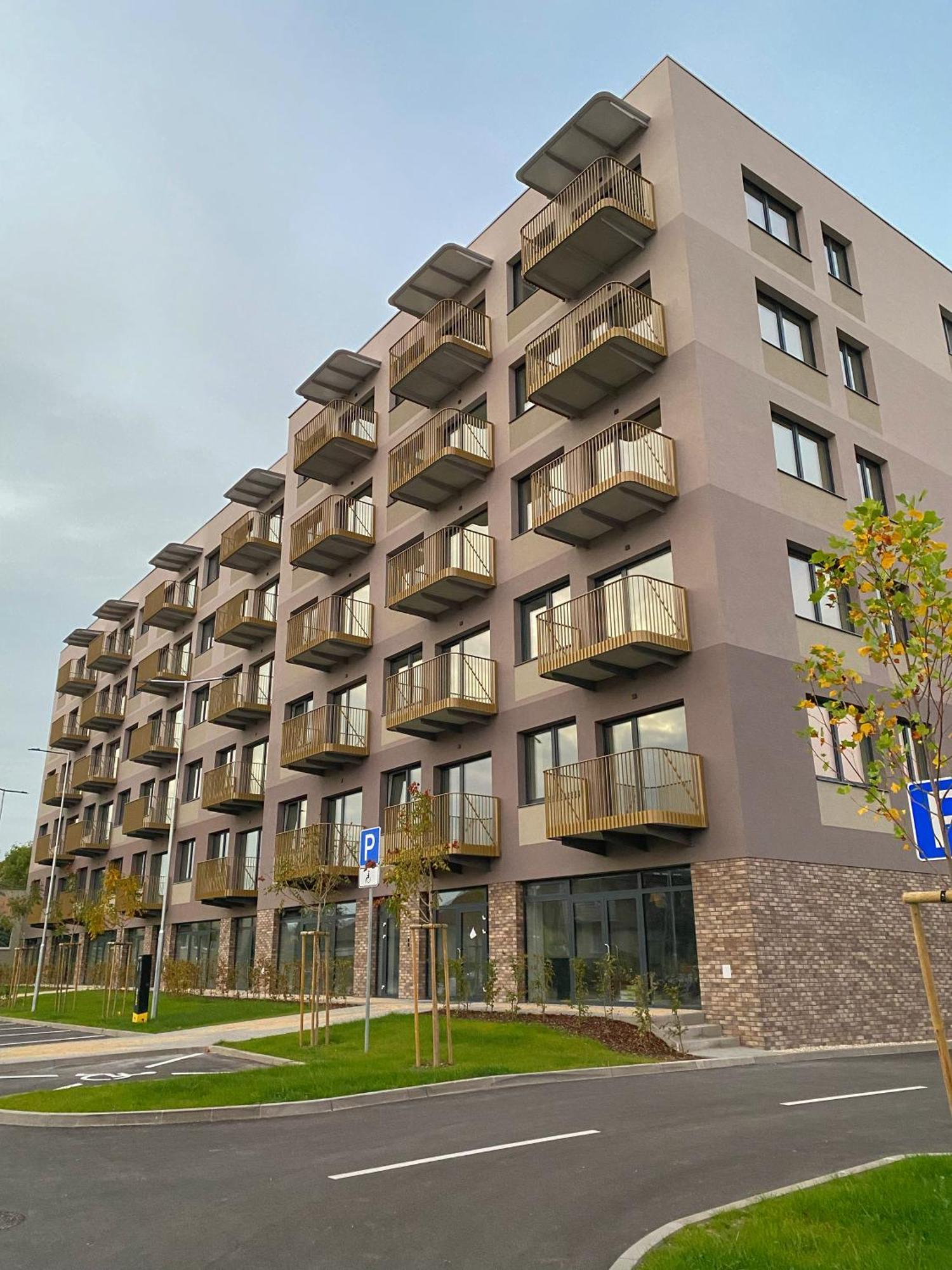 City Apartment I Тренчин Экстерьер фото